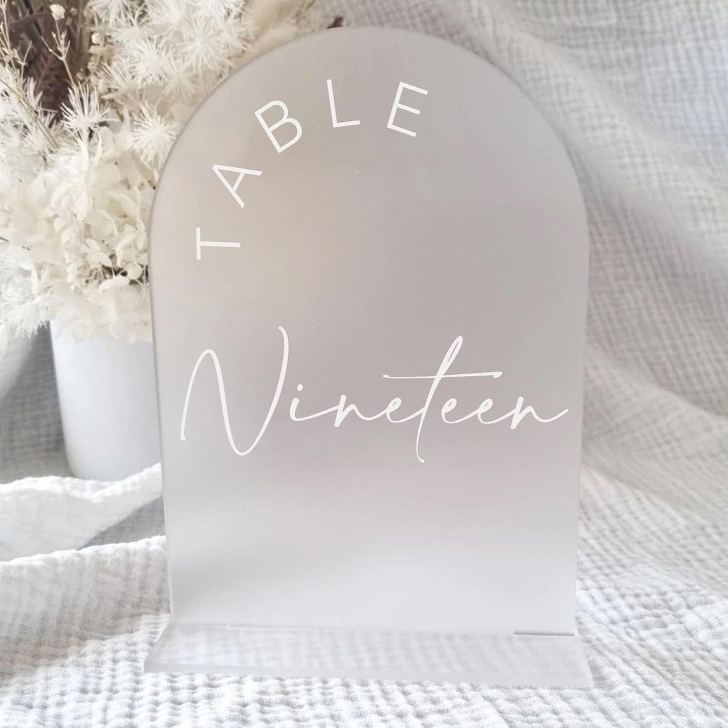 JINMURY Frosted Arch Wedding Table Numbers 1-25 with Stands, 5x7 Inch Frosted Arch Acrylic Sign with White Letters, Arched Acrylic Table Numbers for Wedding Reception