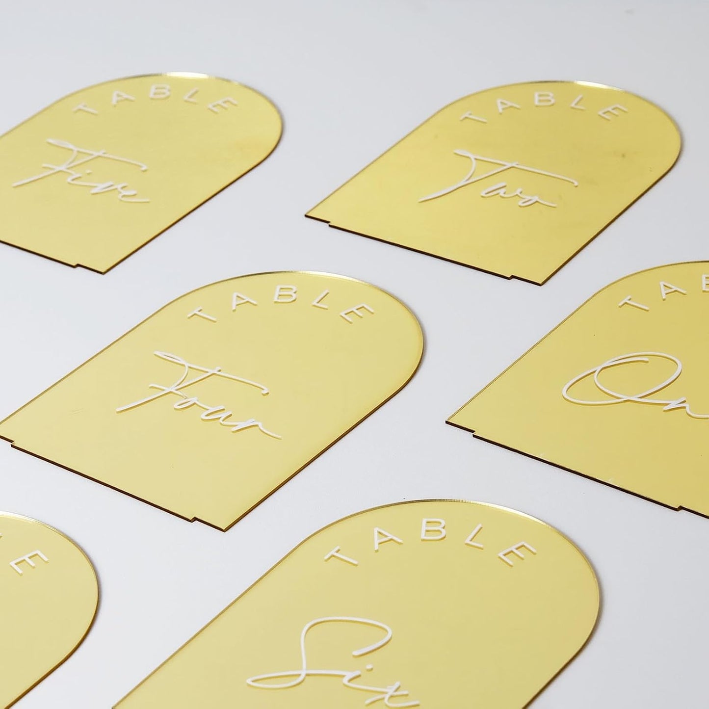 Gold Mirror Arched Wedding Table Numbers 1-15 with Stands, 5x7 Inch Acrylic Arch Sign with Holder, Gold Arch Acrylic Table Numbers for Wedding Reception(1-15, 5"x7")