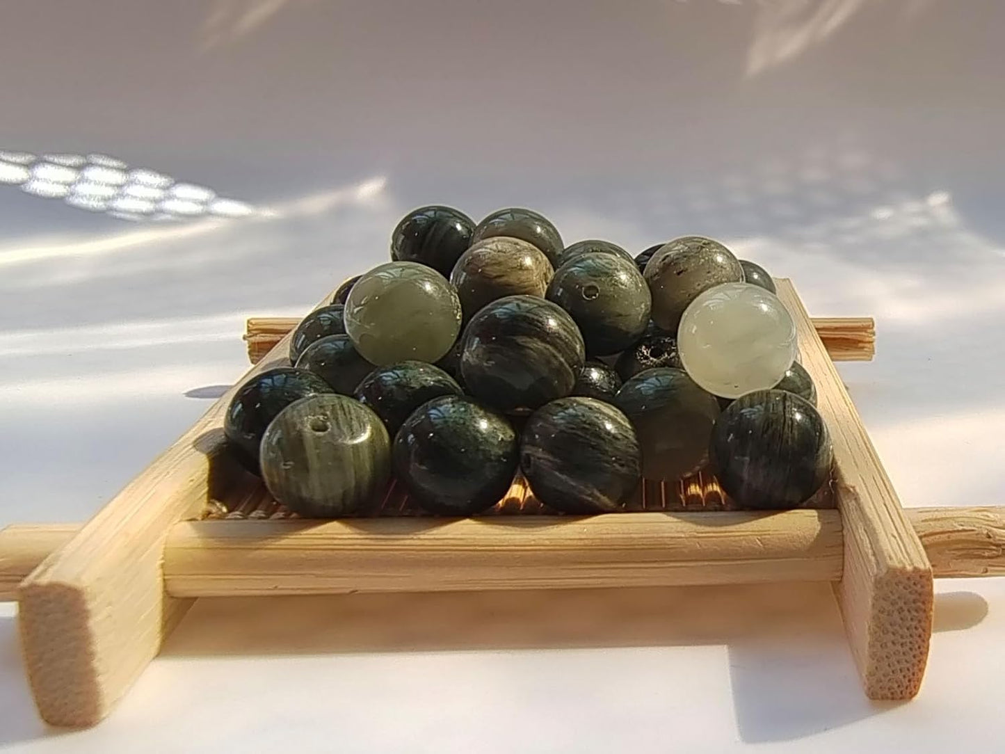 Stone Beads 6mm 140pcs Green Grass Jade Beads Round Loose Gemstones Beads for Bracelet Necklace Jewelry Making (6mm, 60613 Green Grass Jade)