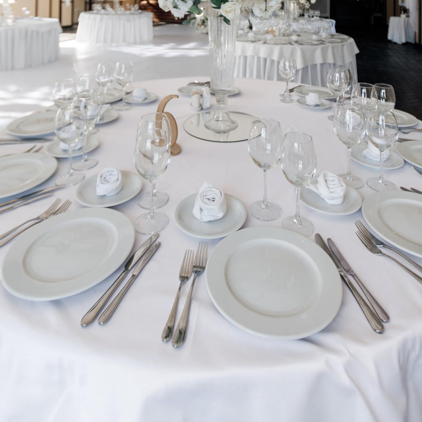 Fitable 8 Pack White Table Cloths 120 Inch Round - Stain Resistant and Washable Tableclothes, Polyester Fabric Table Covers for Wedding, Party, Banquet, Formal Events