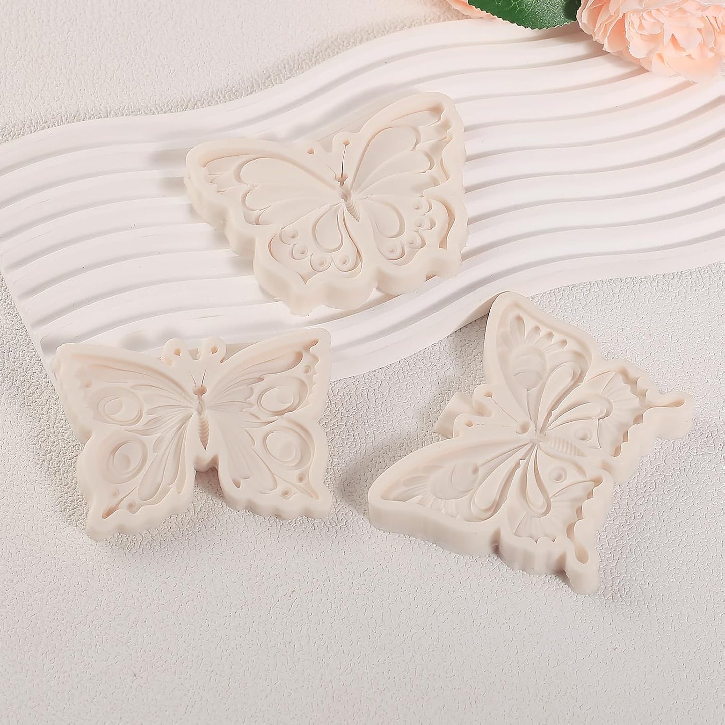 1Pcs Butterfly Silicone Mold, Chocolate Fondant Molds Butterfly Resin Mold for Home Baking Cake Decoration Cupcake Topping Candy Biscuit Flower Paste Modeling Clay Resin Crafts Wax Plaster