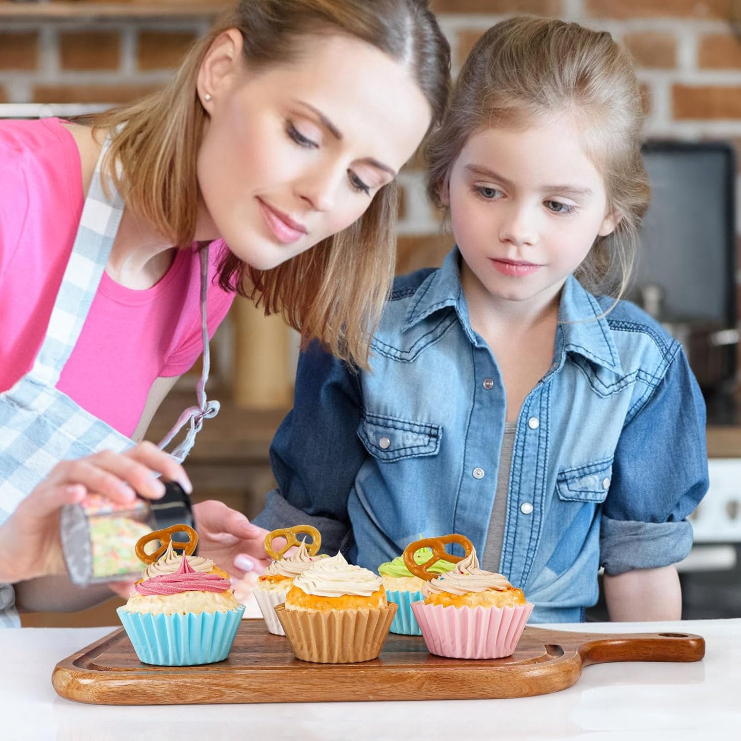 Caperci Heavy Duty Standard Natural Cupcake Liners 150 Counts - Grease-Resistant Paper Muffin Baking Cups, Odorless, No Muffin Pan Needed, Easily Peels (Natural)