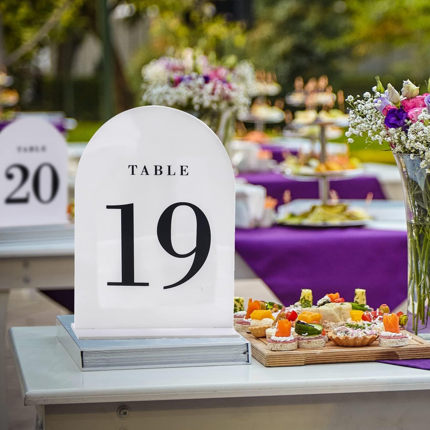 UNIQOOO White Arch Wedding Table Numbers with Stands 1-20, 5x7" Acrylic Signs and Holders, Perfect for Centerpiece, Reception, Decoration, Party, Anniversary, Event