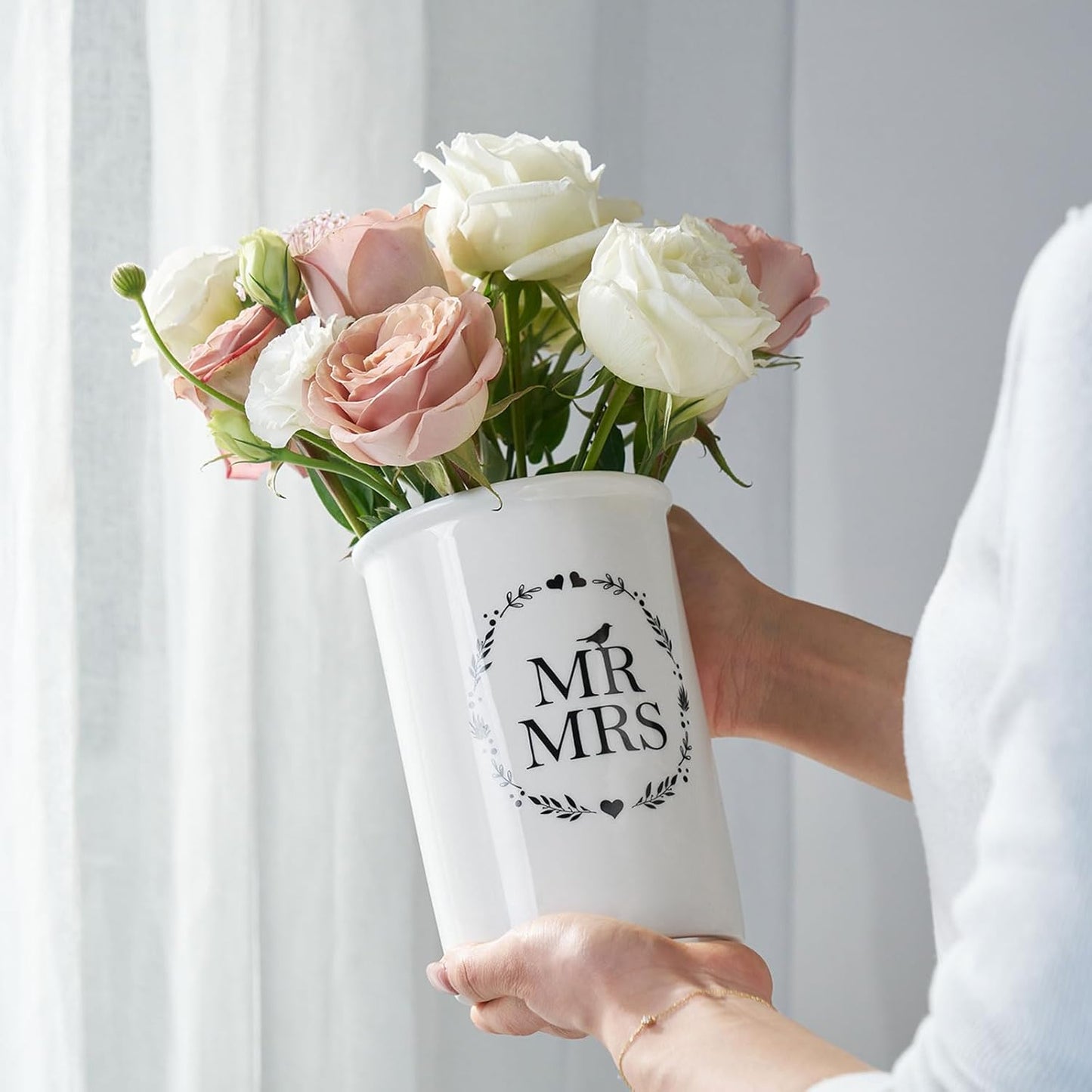 AW Bridal Mr and Mrs Wedding Vase Decorations, Bridal Shower Gifts for Bride, Wedding Table Decorations for Women Friends, Anniversary Engagement Gifts for Couples and Newly Engaged