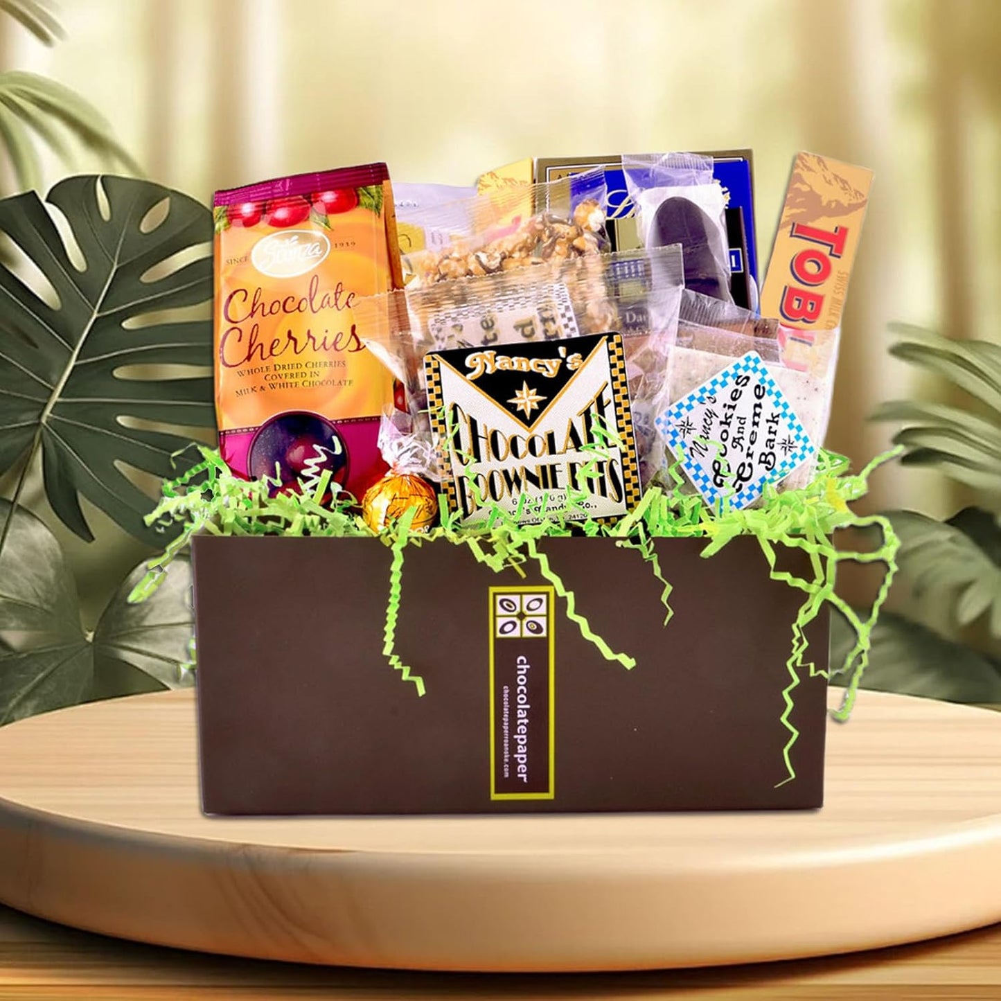 1 LB Fresh Green Crinkle Cut Paper Shred Filler Great for Gift Wrapping, Fresh Green Basket Fillers, Birthday, Gift Wrapping, Halloween Thanksgiving Christmas Easter Party Decor Filling Supplies