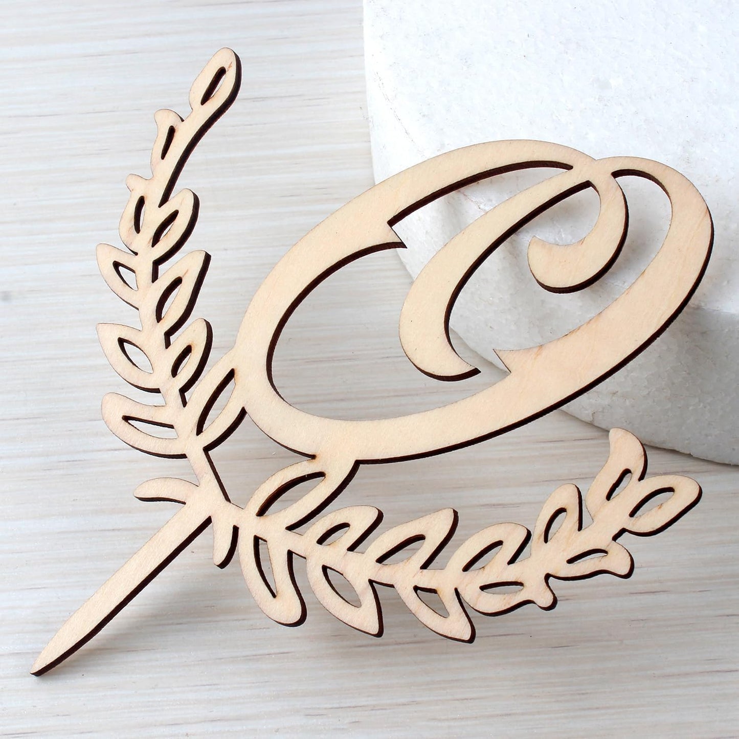 LINGTEER Personalized Inital Letter O Wooden Cake Topper Perfect for Birthday Rustic Wedding Anniversary Party Keepsake Decoration