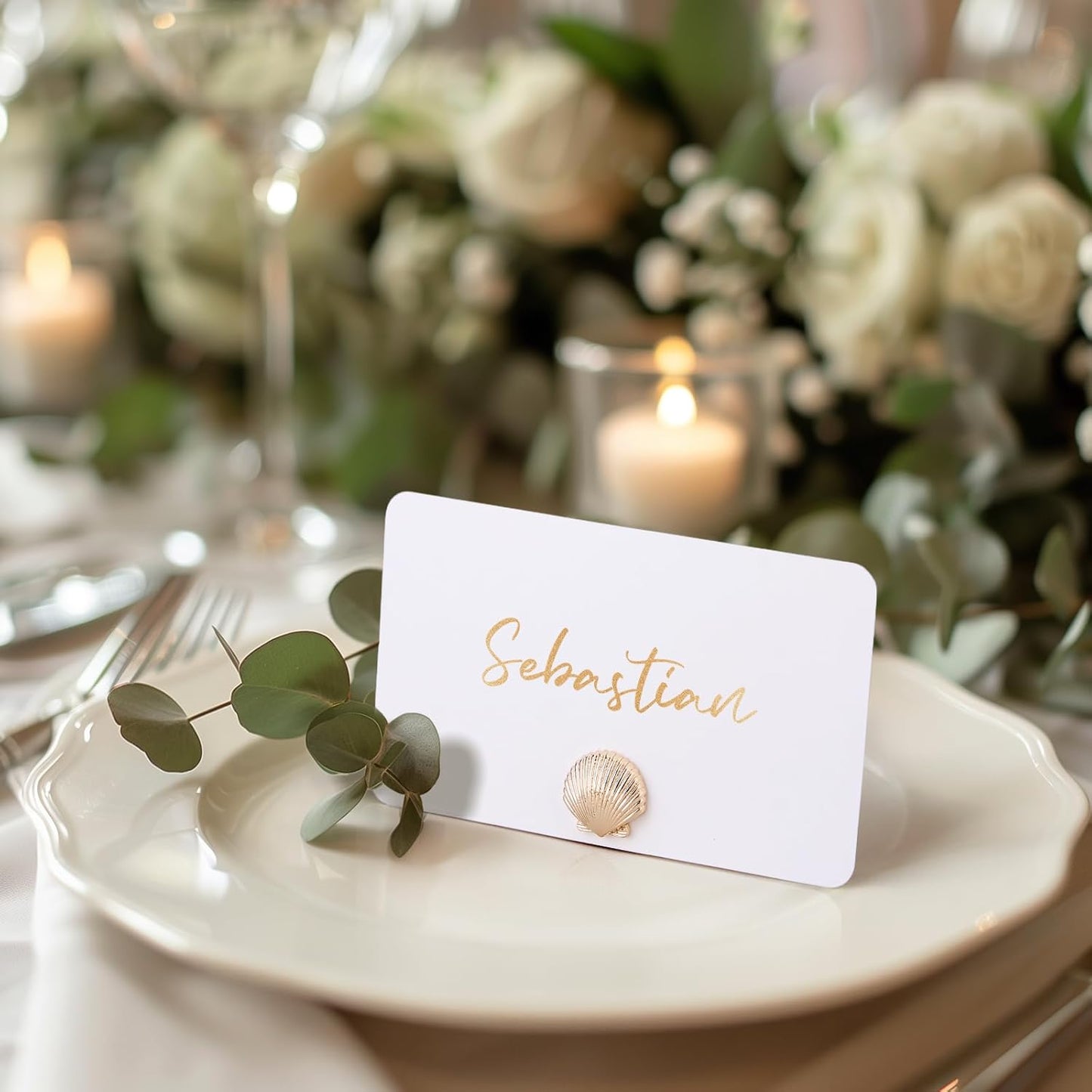 UNIQOOO 24Pcs Decorative Gold Shell Place Card Holders Bulk, Scallop Name Card Stands Set, for Beach Wedding Decor Coastal Favors, Table Setting, Business Card, Name Tag, Party Food Labels