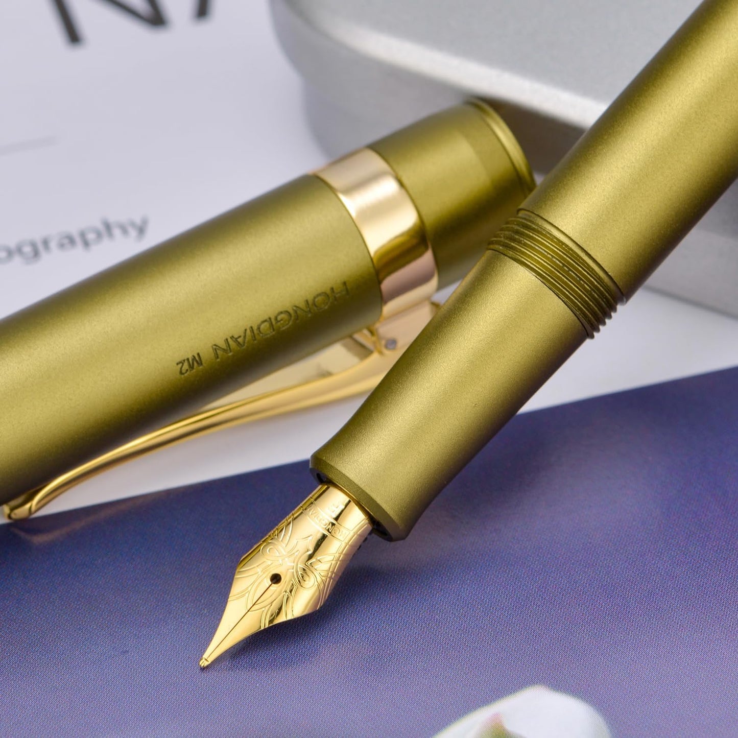 HONG DIAN M2 Black Forest Mini Fountain Pen, Bent Nib & Sleek Shape Aluminium Short Pocket Travel Pen (Olive Green)