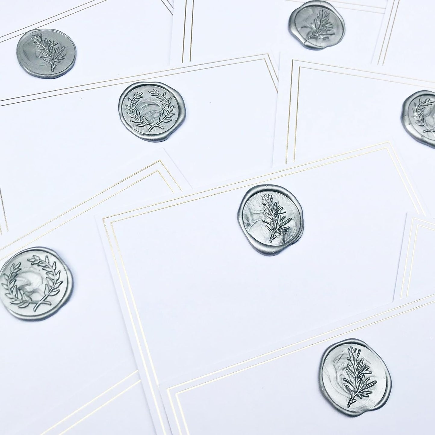 UNIQOOO Mailable Glue Gun Sealing Wax Sticks for Wax Seal Stamp - Metallic Silver, Great for Christmas Cards, Wedding Invitations, Cards Envelopes, Snail Mails, Wine Packages, Gift Ideas, Pack of 8