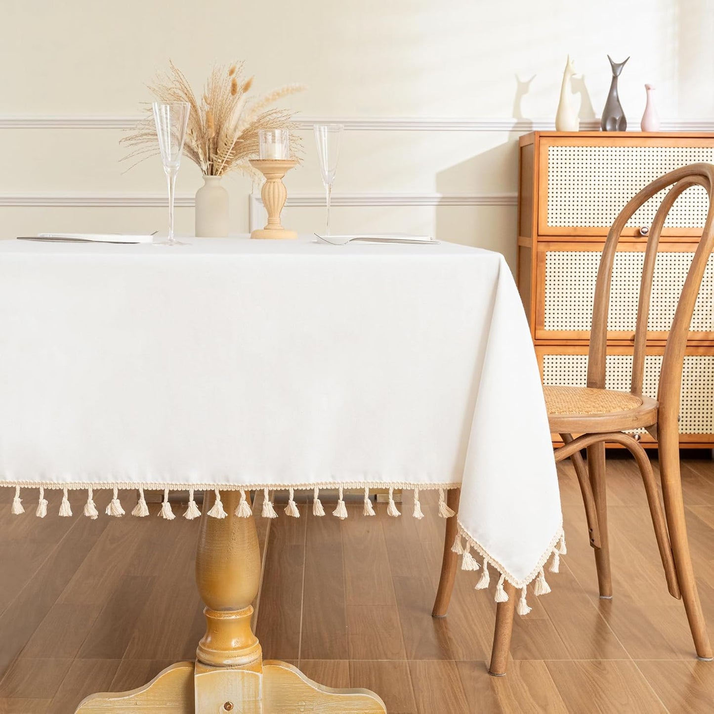 MYSKY HOME White Table Cloth Rectangle, Rectangular Table Cloth, Wrinkle Resistant, Waterproof Tablecloth, Washable Farmhouse Tablecloths, Table Cloths with Tassels for Kitchen Dining, 55"X86"