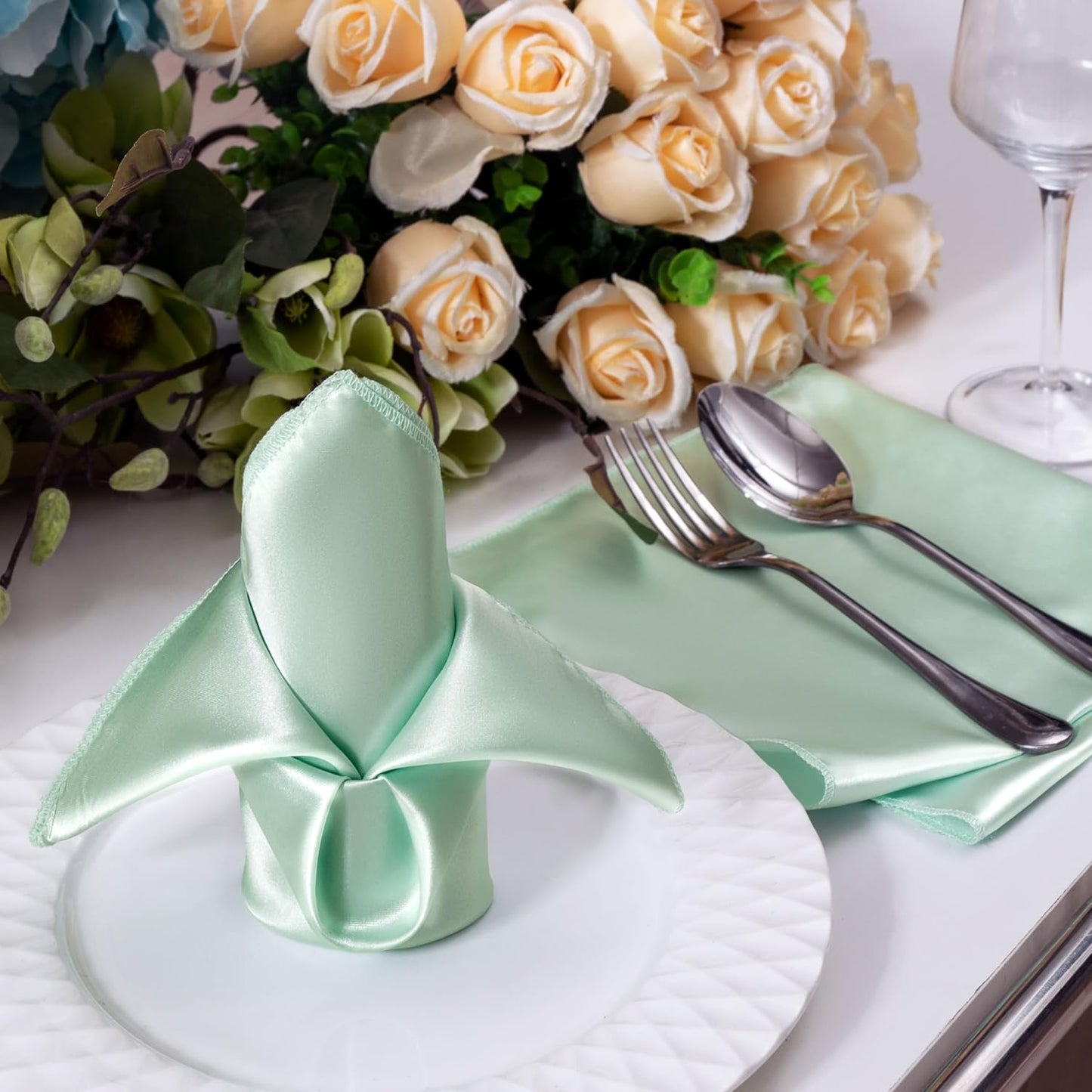 36 Pack Square Satin Dinner Napkins, 16x16 Inches Silky Soft Smooth Table Cloth Napkins for Restaurant Weddings Banquet Party Decoration, Mint Green