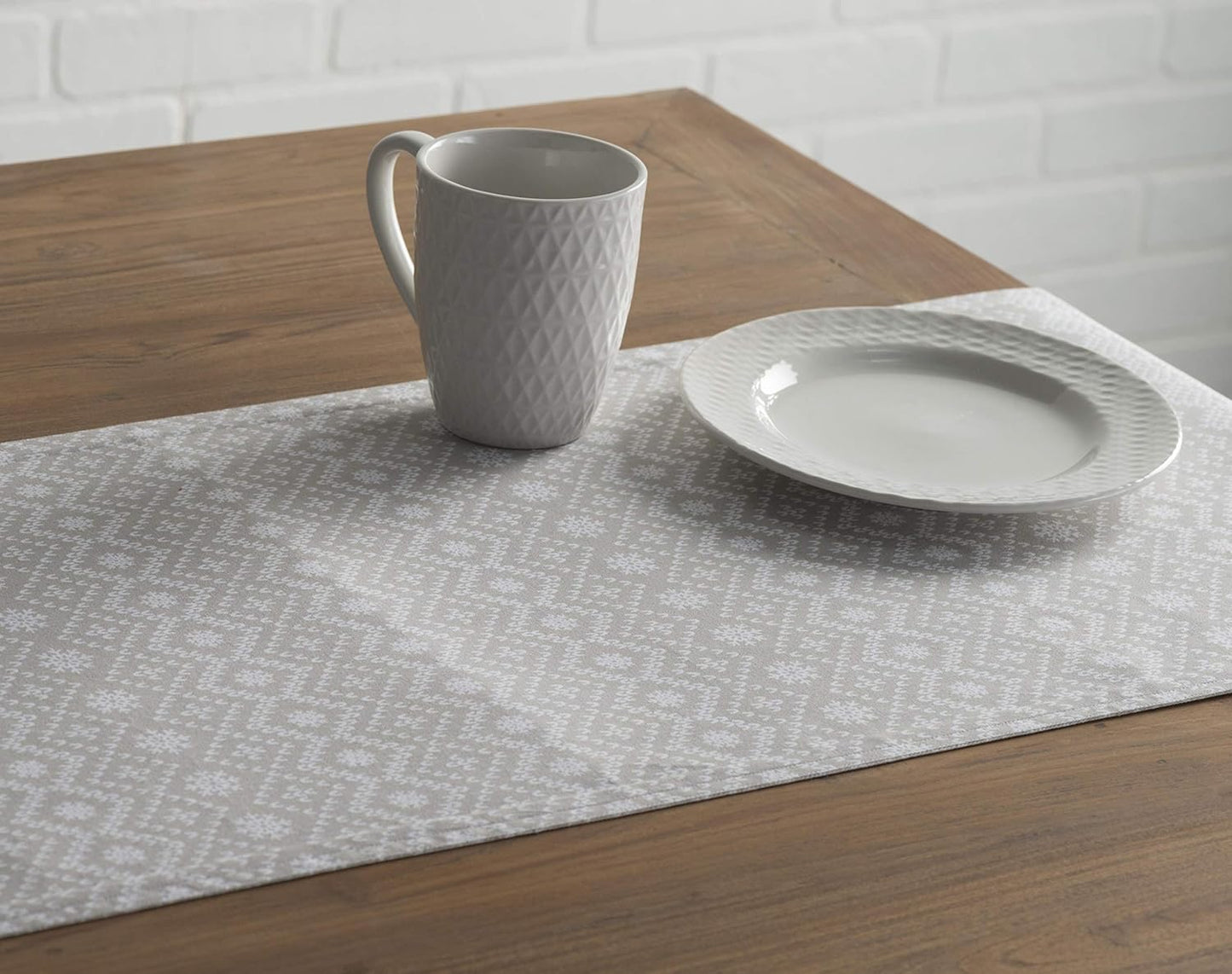 Maison d' Hermine Table Runner 100% Cotton Single Layer Table Runners 36 inches Long Decorative for Home Kitchen Dining Party Baby Shower Wedding Bridal Shower (Cozy Christmas, 14.50" x 36")