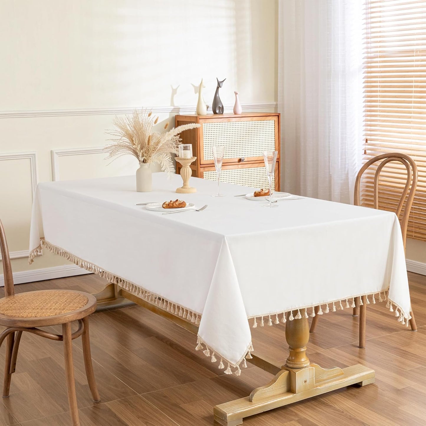 MYSKY HOME White Table Cloth Rectangle, Rectangular Table Cloth, Wrinkle Resistant, Waterproof Tablecloth, Washable Farmhouse Tablecloths, Table Cloths with Tassels for Kitchen Dining, 55"X86"