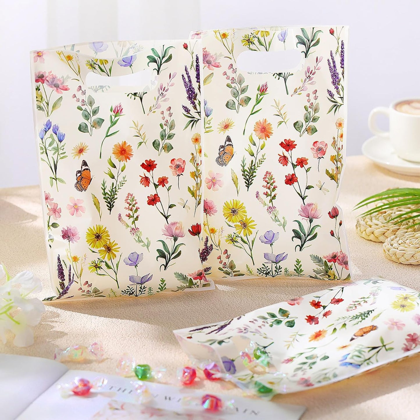 100 Pcs Wildfloral Gift Bags Vintage Wildflower Party Favor Bag with Handle Wildfloral Plastic Goodie Candy Treat Gift Wrapping for Summer Baby Shower Birthday Wedding Party Supplies (White)